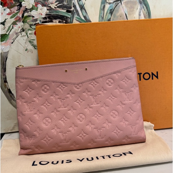 SOLD🥂JUST TODAY💐LOUIS VUITTON empreinte daily pouch rose poundre ballerina 🌸 - Picture 3 of 16